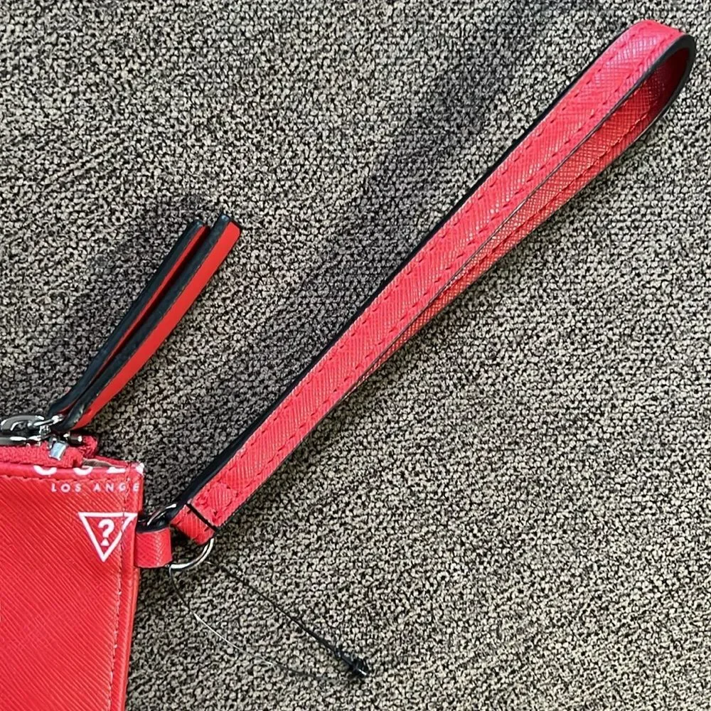 New Guess Wristlet Signature Logo in Red